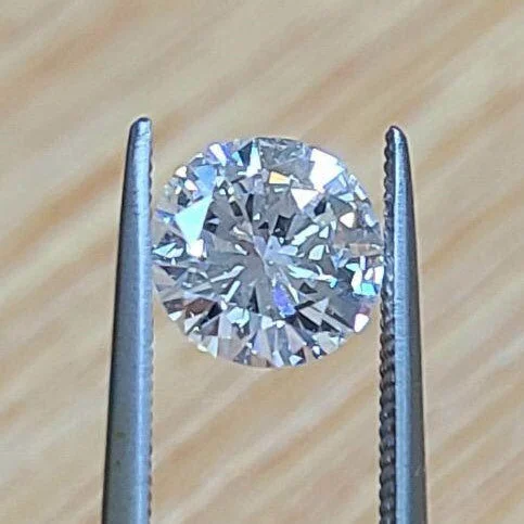 198万円で販売されている、1.5カラットのダイヤモンドルース